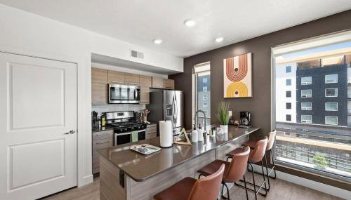 LUX 2 BD BOHO in heart of SLC - Foto 1