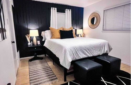 Pristine Full Sized Montrose Apartment Half Block to Menil Museum - Foto 1