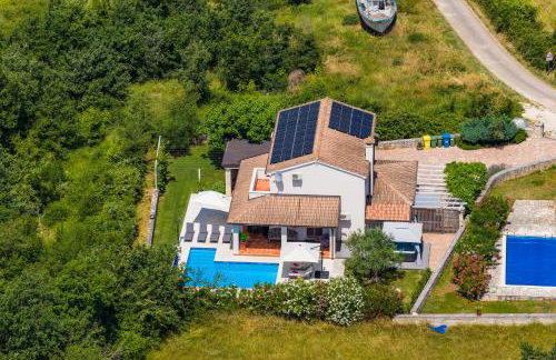 Villa Emely for 8 people near Porec with heated pool & jacuzzi - Foto 4