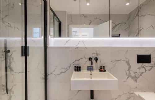 FOX ON THE HOE - Luxury Apartment accommodation - Photo 46