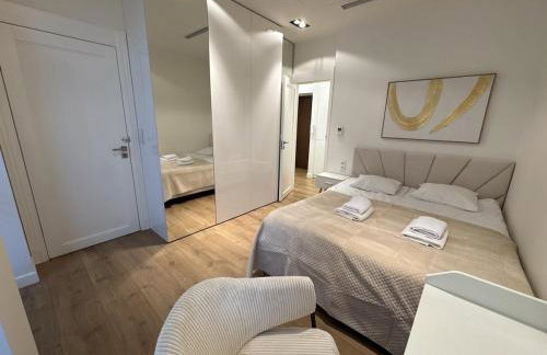 Free Garage Parking & AC, Luxury Apt - Old Town & Kazimierz - Foto 50