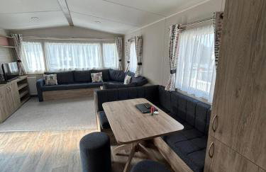 CaravanSleeps4-Beachfront-Garden-Patio - Foto 2