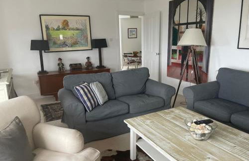 Elm Lodge charming with stunning coastal views! - Photo 6