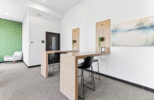 Cozy 2BR Retreat near Downtown - Foto 20