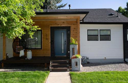 Cozy Bungalow Hot Tub & Fire Pit, Walk Downtown - Foto 1