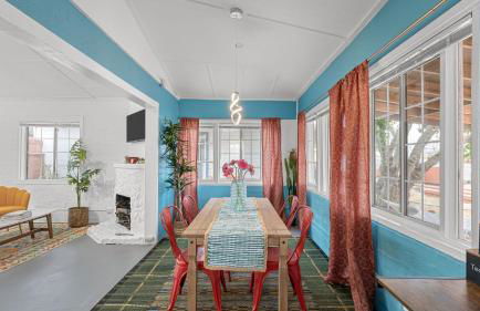 Fable by Avantstay 2 Unique Spaces, w/ Bowling, Hot Tub, Fire Pit, Large Yard - Foto 14