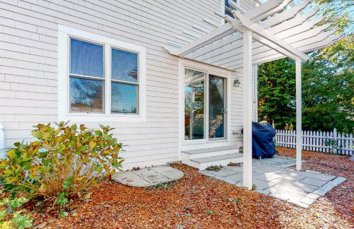 Modern Beach & Town Getaway - Foto 23