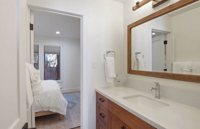 Soak in Luxury Lake Views of Tahoe From Deck - Foto 19