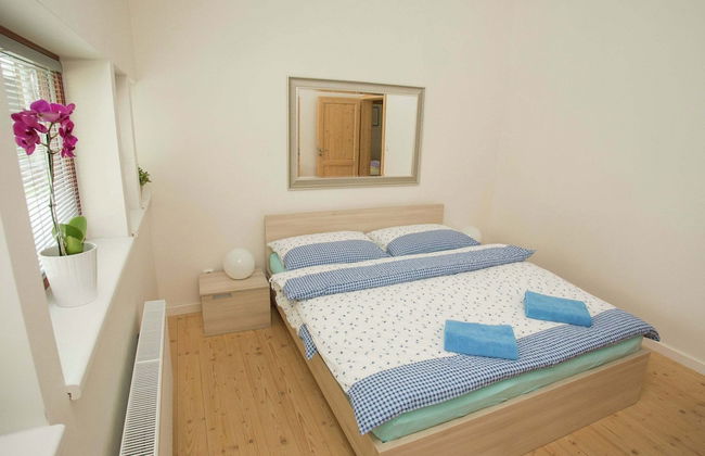 Chalet in Czechia's Tranquil Residential Area - Foto 6