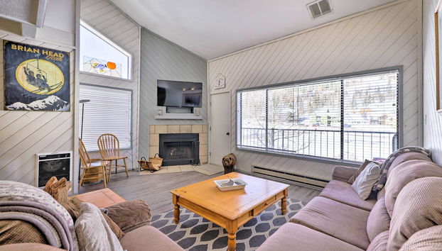 Brian Head Escape w/ Mtn View - Ski-in/out - Photo 3, Interior