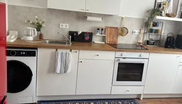 Premium-Apartment im Duisburger Süden, nähe Düsseldorf Flughafen & Messe, Komplett ausgestattetes Apartment mit modernen Altbau-Flair - Foto 2, stove