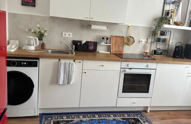 Premium-Apartment im Duisburger Süden, nähe Düsseldorf Flughafen & Messe, Komplett ausgestattetes Apartment mit modernen Altbau-Flair - Foto 2