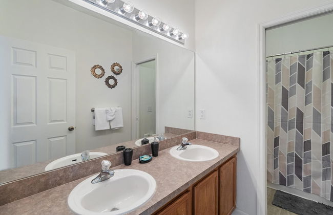 5/3 Pool Home Located in Sunset Ridge Community! - Foto 22