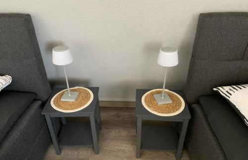 -Fewo Benz- Exklusive Ferienwohnung im Stadtzentrum von Wittenberge Modernes Ambiente, 3 Einzelzimmer für bis zu 6 Gäste - voll ausgestattet mit Waipu-TV und High-Speed-WLAN Bettwäsche und Handtücher inklusive! - Foto 16