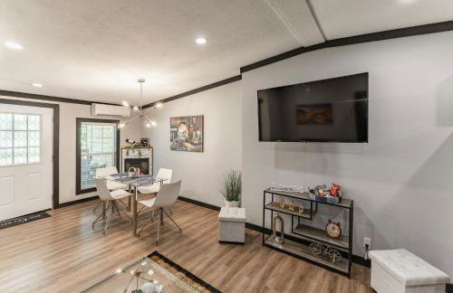 The Small Modern Villa Outdoor Tub-Unit B - Photo 4