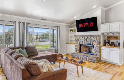 Temecula Wine Country Home w/ Pool, Hot Tub, Game Room & Vineyard Views - Foto 16