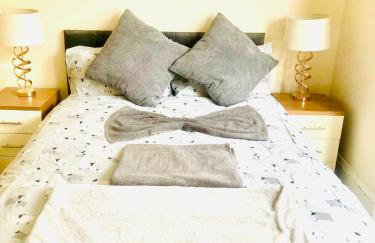 Spacious 2 Bedroom Apt Newcastle Upon Tyne - Photo 3