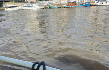 Süsses Motorboot - Bremen Überseestadt - Foto 8