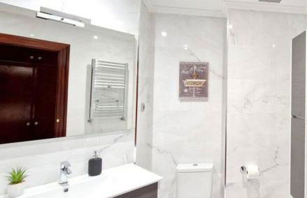 Nuevo, luminoso y céntrico. Parking gratis - Foto 12