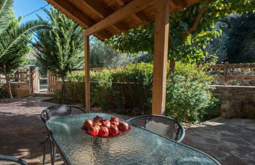 Villa Gogo offers privacy and pool - Foto 7