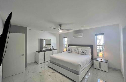 MIAMI Art Villa Heated Saltwater Pool with SPA EV - Foto 42