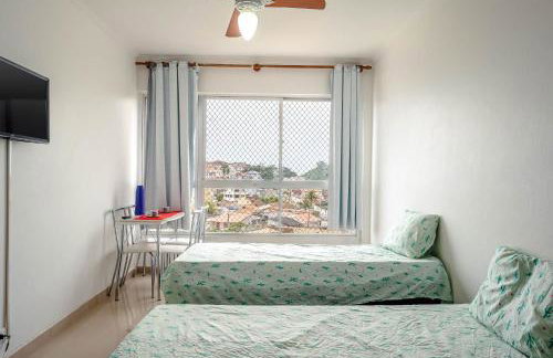 APARTAMENTO, ATÉ 4 PESSOAS,20 Metros da PRAIA do SONHO, PÉ NA AREIA,100 MB WI-FI - Foto 8