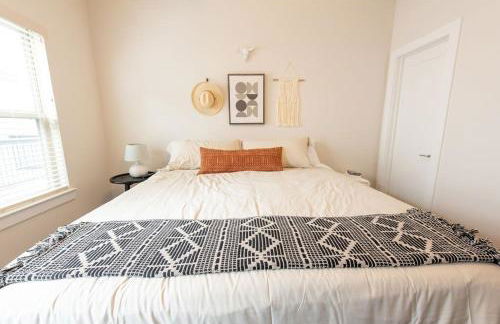 15mi to FIFA l Walkable l Gym l Garage l Heights! - Foto 14