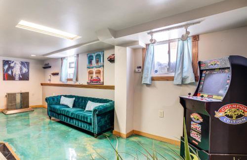 Private Hot Tub and Patio! Chicagoland Extended Stay - Foto 26