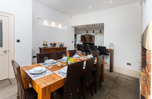 Thrushley Cottage in Wakefield - sleeps 7 - with roof terrace - Foto 25