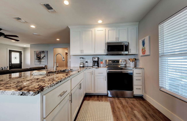 Waterfront Lake House With Hot Tub & Firepit - Foto 11