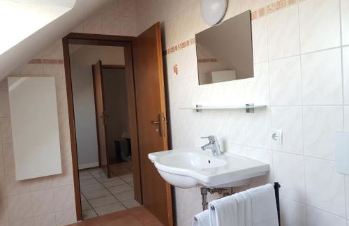 Beautiful 3 rooms apartment 110 m2, kostenloser Parkplatz, großer Balkon - Foto 25