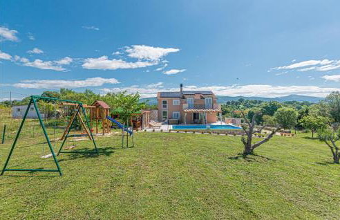 Awesome Home In Ruzic With Jacuzzi - Foto 23