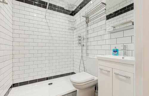 Charming 2BR flat w garden, 10min Clapham South St - Foto 27