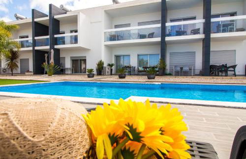 By the sea, Algarve - Foto 1