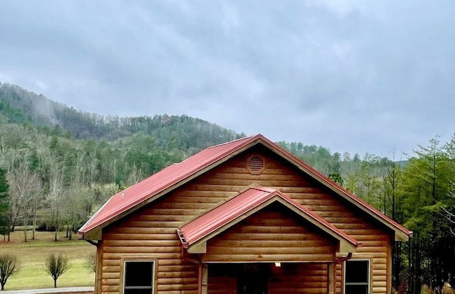 Charming cabin with an Amazing view! - pet and motorcycle friendly! 2 Bedroom Cabin by RedAwning - Foto 11