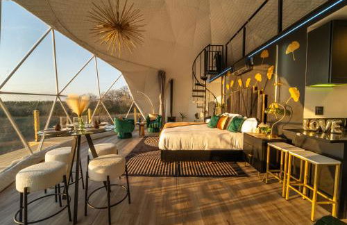 Deluxe Stargazer Dome Retreat in Stunning Nature - Photo 2