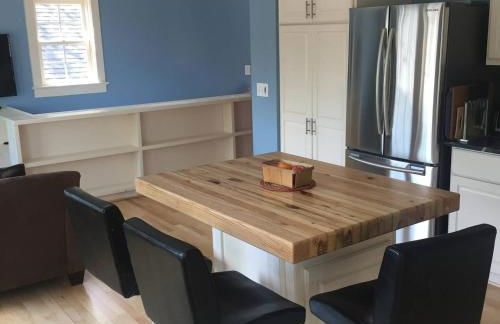 Back Alley Apartment, walk Downtown and Duke - Photo 5