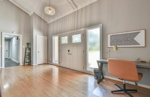 Spacious Home with 3 King Beds, Arcades and 86 inch TV - Foto 10
