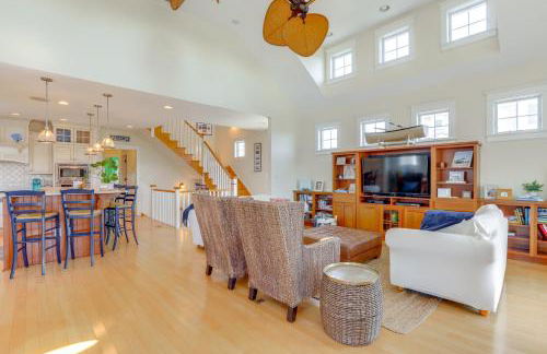 Spacious Avalon Beach House - 2 Blocks to Water! - Foto 5