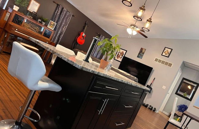 Remodeled and Inviting Free EV Charging Station Level 2 - Photo 27