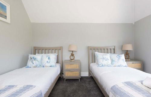 Modern 5-Bedroom Retreat Nr Coast - Foto 26