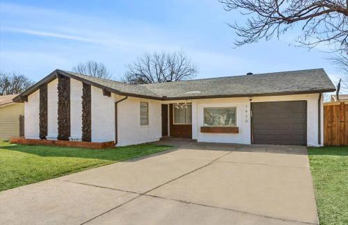 Luxury 4Bed 2Bath Hidden Gem w Backyard Oasis - Foto 34