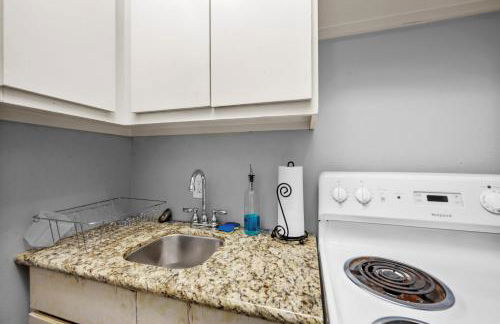 Modern & Chic Montrose Studio - Prime Location & Free Parking - Foto 10