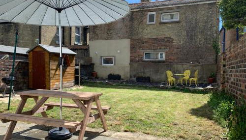 Ryde Beach Garden Apartment - Photo 4, Garden, Garden view