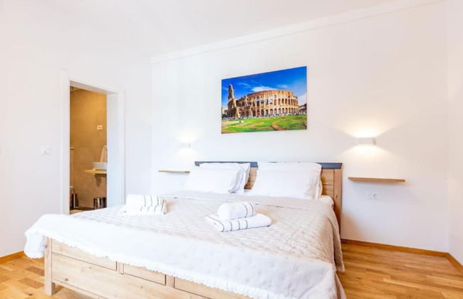 Peaceful Murvica Villa Pool, Garden, and Modern Comfort - Photo 2