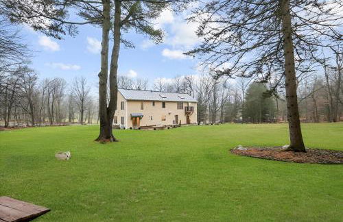 Nature Getaway Charming Villa Near Trails & Parks - Foto 3