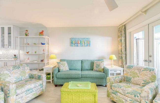 Bahamian Reed by Avantstay Walk to Everything! w/ Community Pool Week Long Stays Only - Foto 8