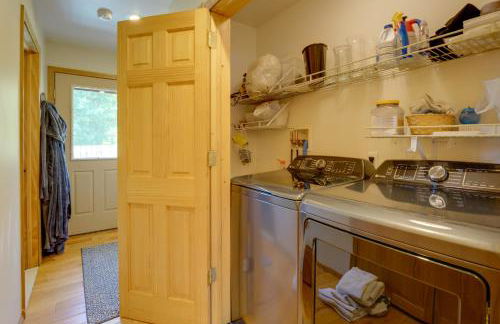 1 Mi to Public Beach Port Austin Cabin with Hot Tub - Foto 26