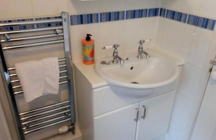 Hall Dale View near Matlock & Peak District - Photo 7