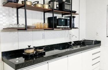 APË GOLD NO CENTRO DA CIDADE COM AR E CAMA KINg - Foto 41